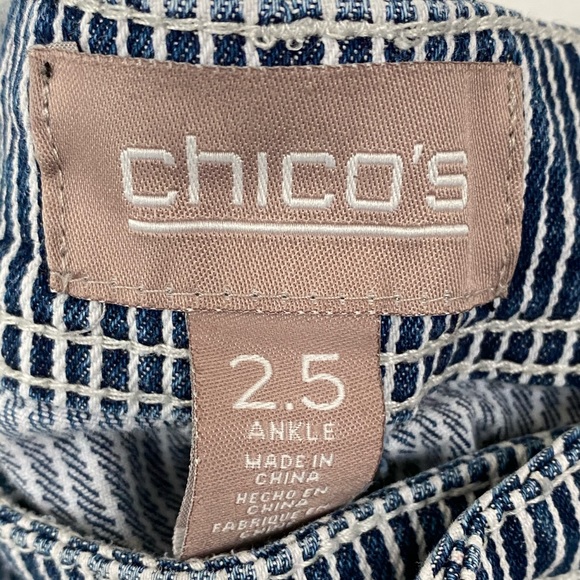 Chico’s Ankle Jeans. Size 2.5 - Picture 3 of 3